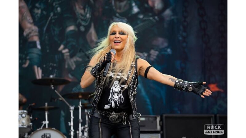 Metal Queen Doro Pesch erzählt den ROCK ANTENNE-Hörern von ihren Erfahrungen als Rockstar