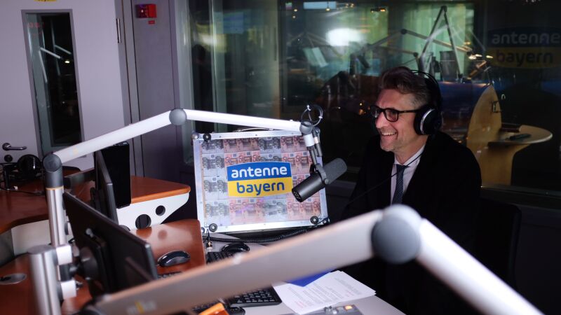 ANTENNE BAYERN zahlt deine Rechnung_Jurist Dr. Weimann